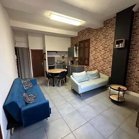 Refurbished And Free Parking Apartamento